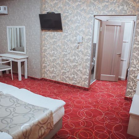 Magnum Hotel แบรฮอฟ ภายนอก รูปภาพ