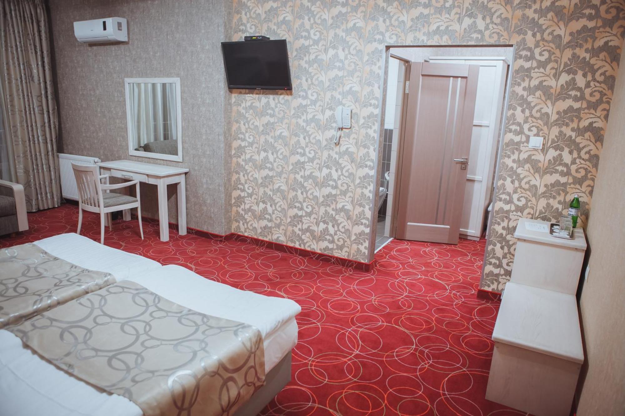Magnum Hotel แบรฮอฟ ภายนอก รูปภาพ
